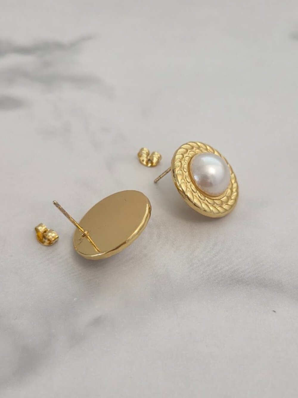 Vintage Gold Pearl Cable Twist Border Round Stud Earrings Stainless Steel - Picture 5 of 9